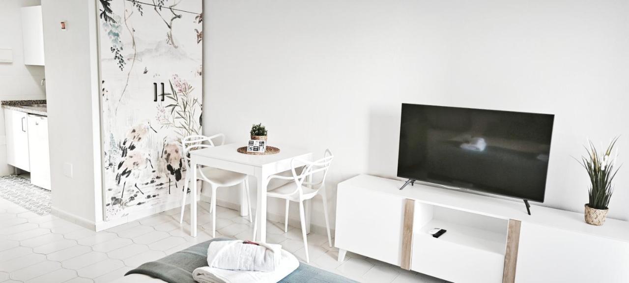 Estreno Benalbeach Vistas Al Mar Estudio Deluxe 贝纳尔马德纳 外观 照片